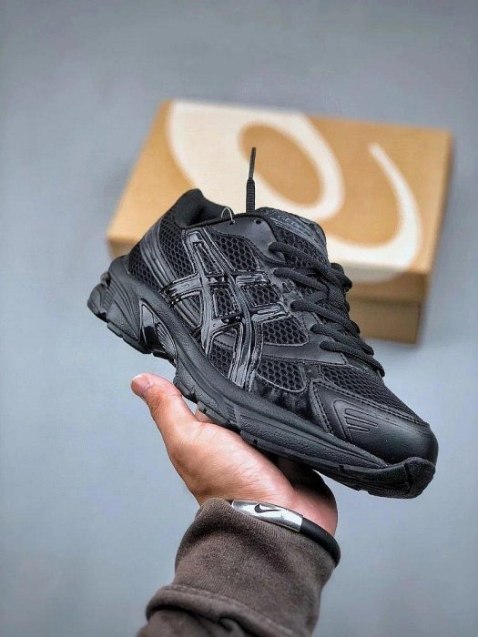 鴻福~亞瑟士ASICS Tiger -1130 戶外風低幫休閑運動跑步鞋1201A256-002 35-45