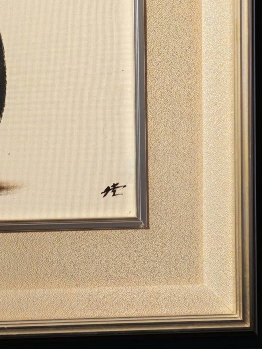西村佳津子油畫椿白色山茶花插藍色漸變瓶構圖高雅工藝裝裱完美品相還原