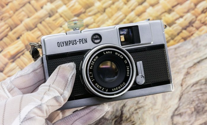 二手新中古:精典收藏品OLYMPUS PEN- EED 32mm f1.7 大光圈135半格機可