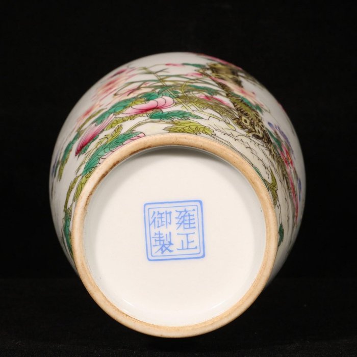 □清代 琺瑯彩描金花鳥紋 雍正禦制款 四方瓶□高さ22.2cm 直径13cm