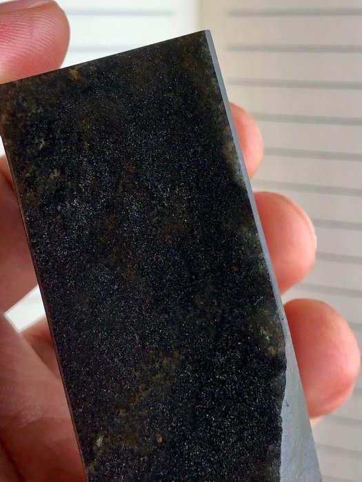 嚴選老壽山牛角凍石，72.26.26mm 精緻尺寸，結實光潤，色澤豐富奪目