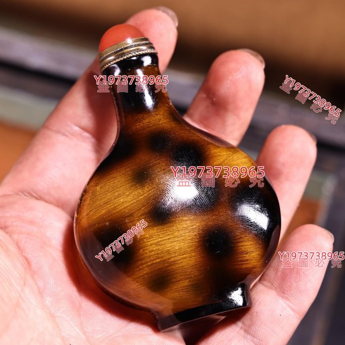 玳瑁鼻煙壺一對器型款式精美配老浮雕彩繪木頭盒一個古董老貨擺件【古董