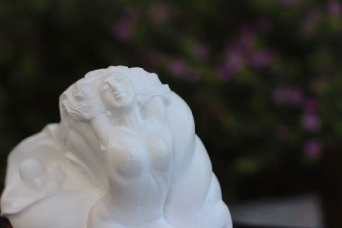 回流精品~~國寶壽山石精品擺件----瓷白芙蓉石[海女] 名家| Yahoo拍賣