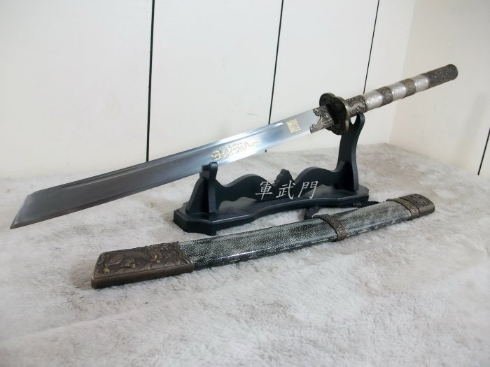 軍武門】精選手工刀清朝康熙御用斬馬刀(手工花紋鋼/珍珠魚皮/銅雕)中國