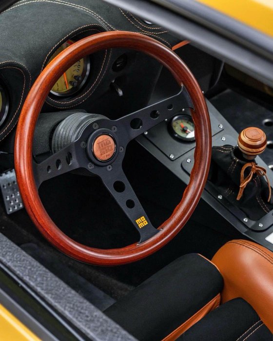 正品MOMO MOD 07 大凹桃木方向盤2024新發售限量特仕版桃花木心包覆義大