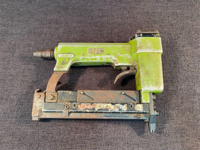 二手 DIC 氣動釘槍 功能正常