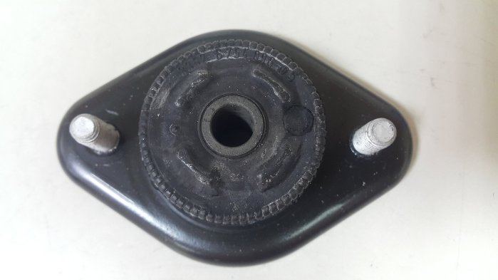 BMW E36 M3用加強型 1990-1998 後避震器上座 避震器上座 33526754096