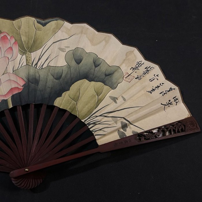 SD-46【謝稚柳】荷花扇面、一物一圖、扇子收藏！！尺寸：長約35x寬58cm