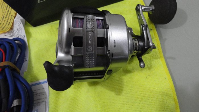 盒裝，日本製SHIMANO FORCE MASTER 2000 MK 電動捲線器，原廠標示最大