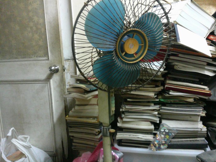 早期稀有老古董鐵製 大同 直立電風扇故障品   共1台故障品牛哥哥二手書