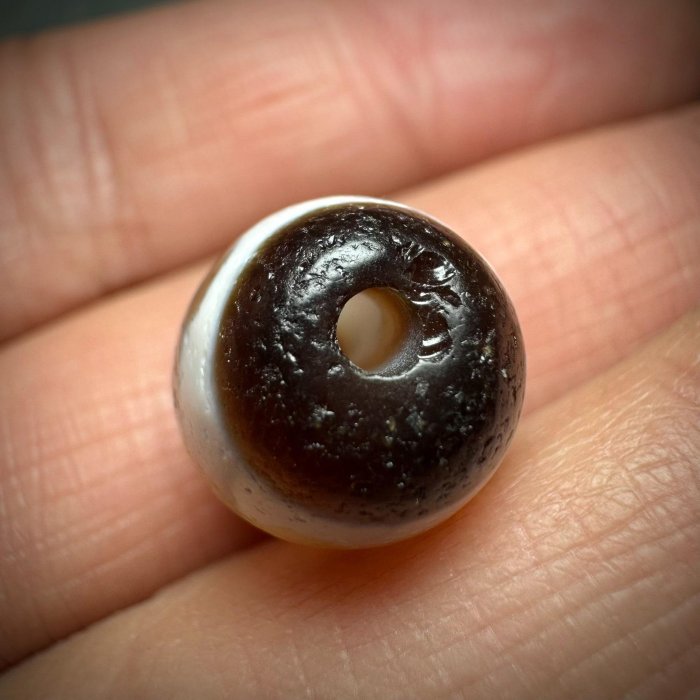 嚴選手工糖色瑪瑙壇城三眼達洛天珠，直徑12.8mm，對孔17.7mm，精品推薦