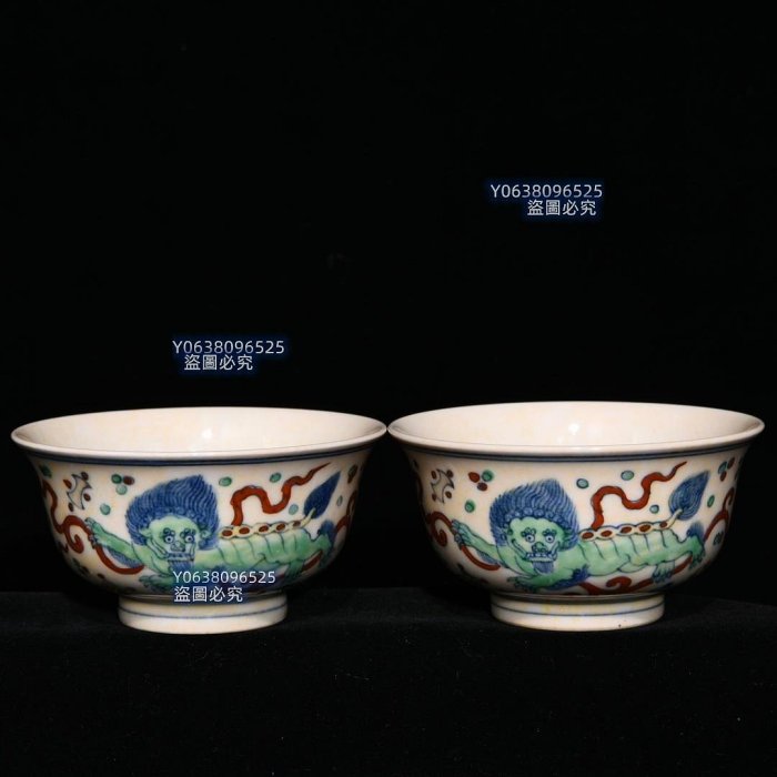 明成化斗彩獅子滾繡球紋杯，高4.6cm直徑8.8cm，編號6 五彩青花琺瑯彩