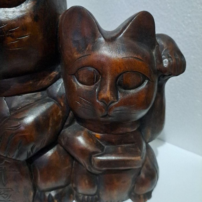 招福　一刀彫　招き猫　 木製 三体+子供猫　繊細 木彫り　大型飾り招き猫 招財貓木雕一刀雕大型裝飾三體小貓| Yahoo拍賣