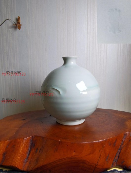 日本回流砥部燒龍泉窯池田富士夫作青白磁堆磁花葉文丸壺花瓶| 華道具①