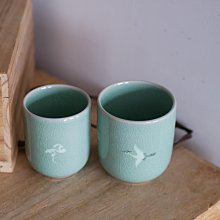 韓國高麗青瓷夫妻杯，象嵌飛鶴紋冰裂釉，名家金正默創作，原盒保存高麗
