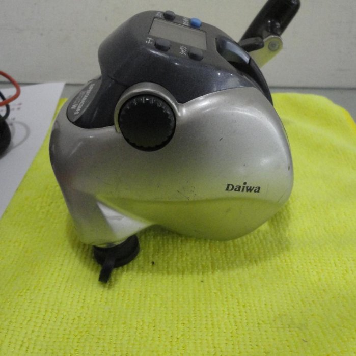DAIWA super tanacom-s 500w 電動捲線器，有自動晃餌| Yahoo拍賣