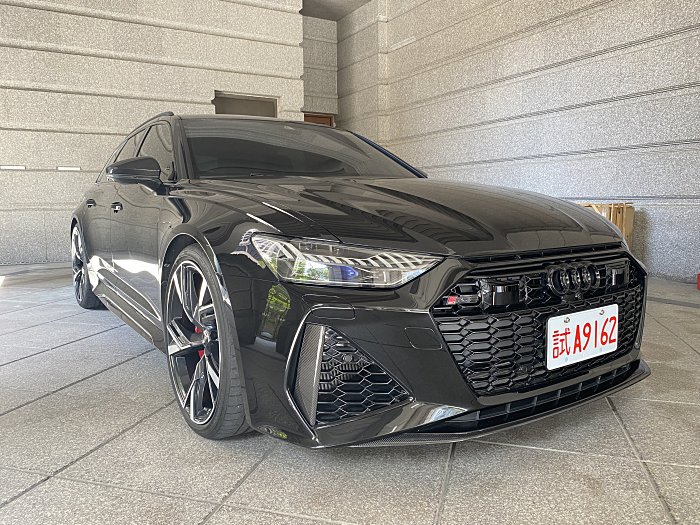 正2023/5月Audi RS6 C8 Avant 貿易商