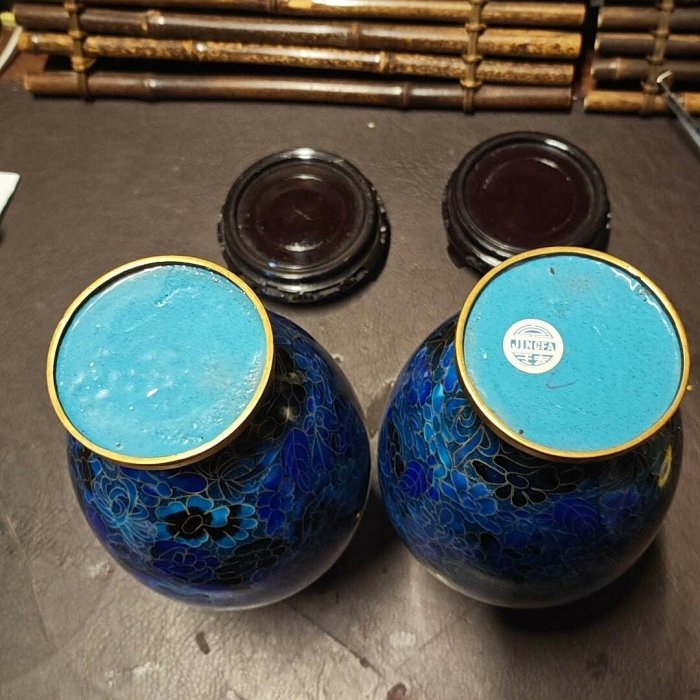 嚴選2477年景泰藍賞瓶，全品相配原盒托，滿工掐絲精細，整體高度26.5