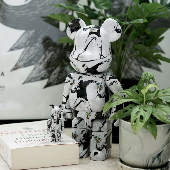 全新未拆現貨MEDICOM TOY BANKSY 班克西FLOWER BOMBER BE@RBRICK