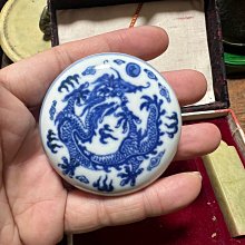 嚴選日本回流青花印泥盒，乾隆年制寄托款雕工精美料足全新青花印泥盅款