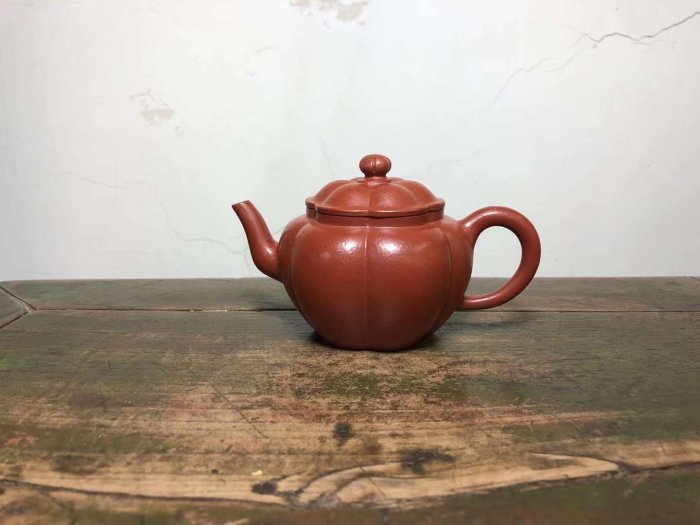 中國宜興紫砂壺～早期台灣訂制六瓣梅花壺/老朱泥/邵元蔭預定款| Yahoo拍賣