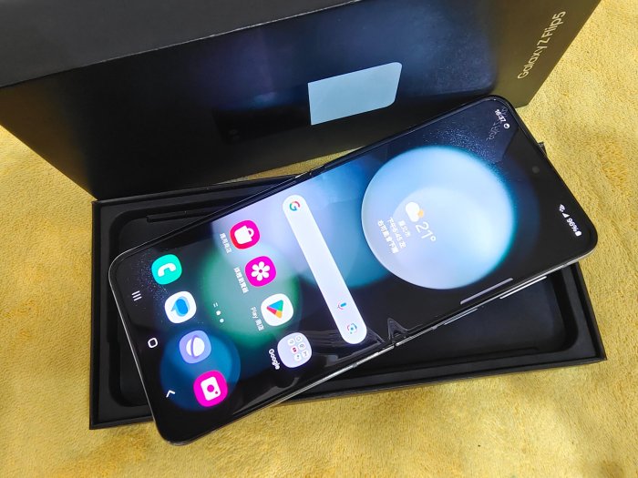 台灣三星二手機 2年保固2026/3/28 綠色 Samsung Z Flip 5 8G/256G 聯翔通訊※換機優先