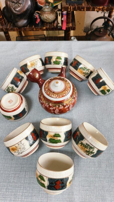 嚴選日本九谷燒茶具組，一壺十杯帶盒裝，赤繪百壽老人圖金韻壺，白瓷