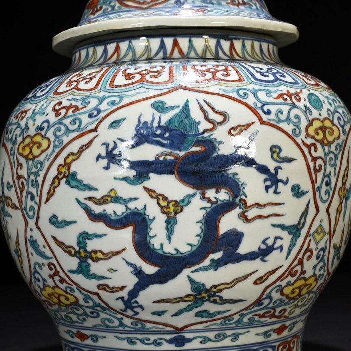 中国陶磁器収集家競売23】大明嘉靖年製(款 明青花龍紋六稜罐 ☆中国