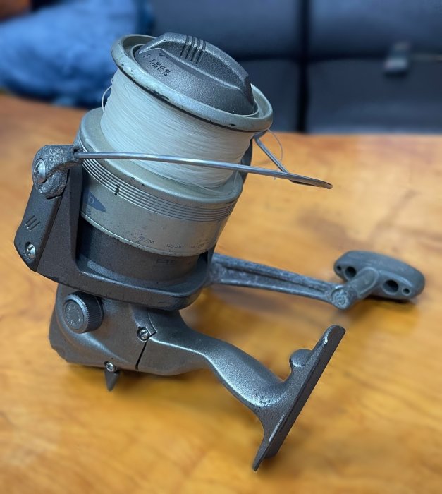 宏品二手家具館中古釣具拍賣FR21802*OKUMA銀色灘釣捲線器FS5013*中古