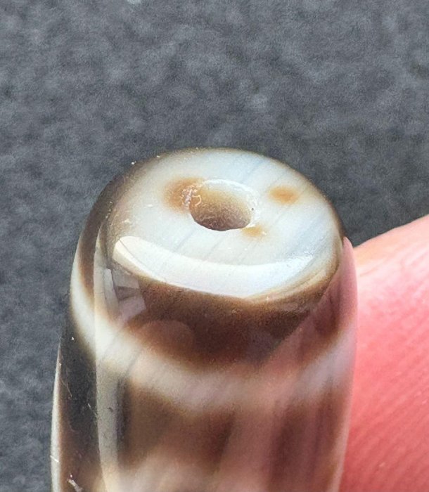 嚴選仿純三眼天珠，尺寸39.5X12.5，手工畫線包漂油潤，風化自然天然