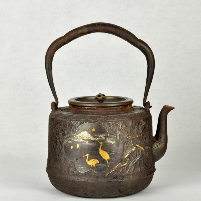 BS990 龍文堂 大國造 鉄瓶 身在印 花草魚紋 銅蓋 煎茶道具