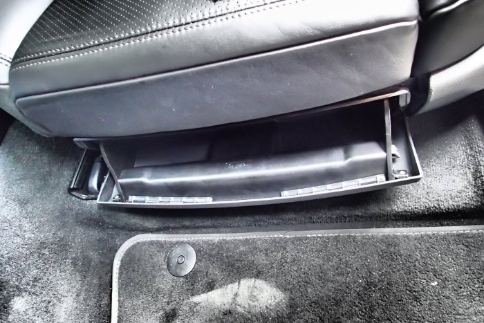 DJD19111125 PORSCHE MACAN 2019 駕駛座小抽屜套件 副駕駛座可裝 完工價