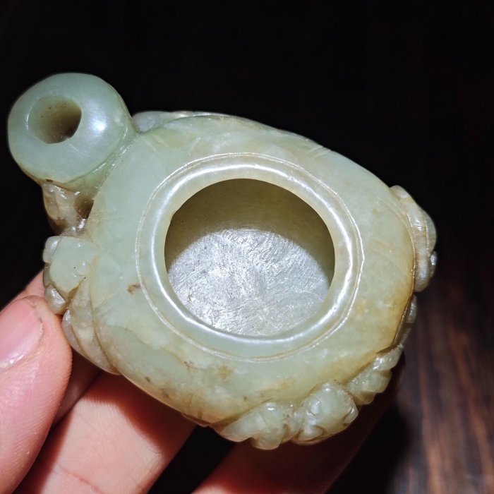 嚴選古玉老物件和田青玉筆洗，包和闐玉製成，尺寸精巧直徑6.2×4.3公分