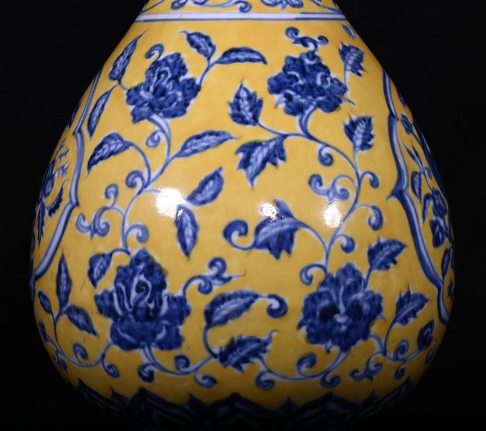大明宣德年制黃釉青花玉壺春瓶，高31.5×19厘米??60017918禦窯、 青花