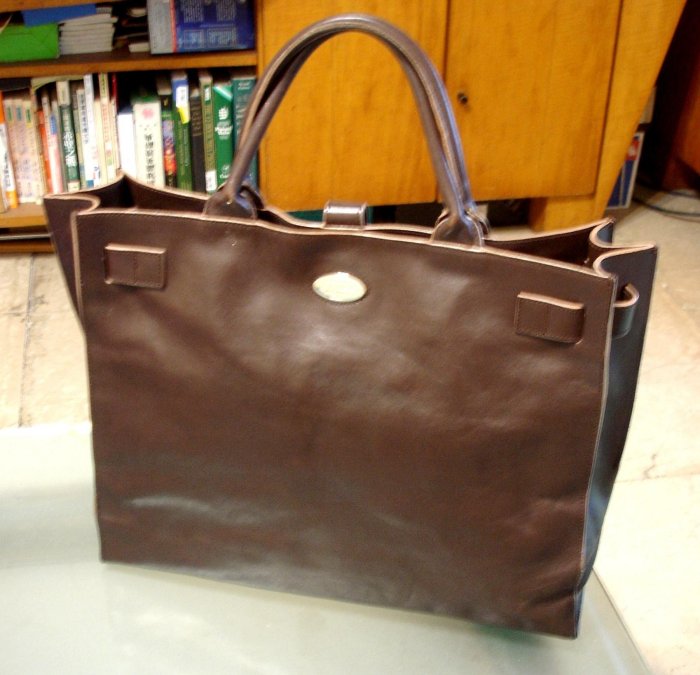 品相佳 大張好牛皮 義大利Furla 女性 油亮純厚牛皮 時尚手提tote包 (特價真品)  cm