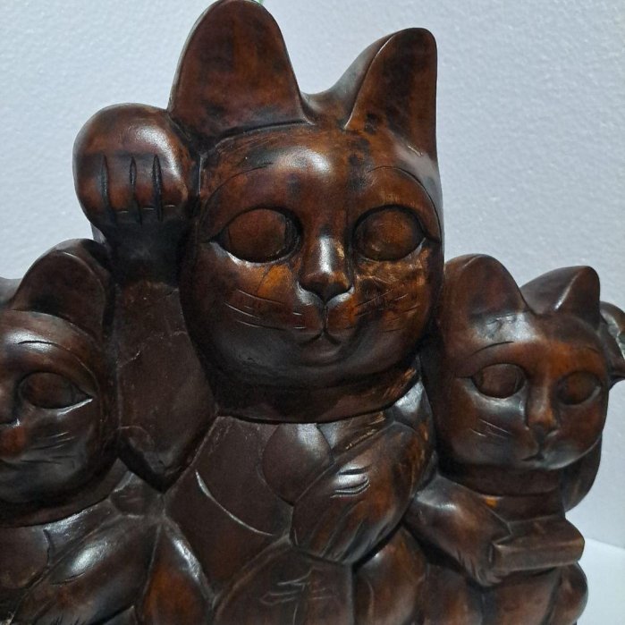 招福　一刀彫　招き猫　 木製 三体+子供猫　繊細 木彫り　大型飾り招き猫 招財貓木雕一刀雕大型裝飾三體小貓| Yahoo拍賣