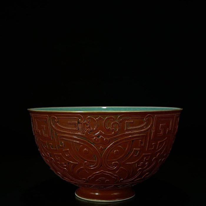 清雍正珊瑚紅釉描金雕刻饕餮紋折腰碗6.2x11厘米146 瓷器汝窯官窯