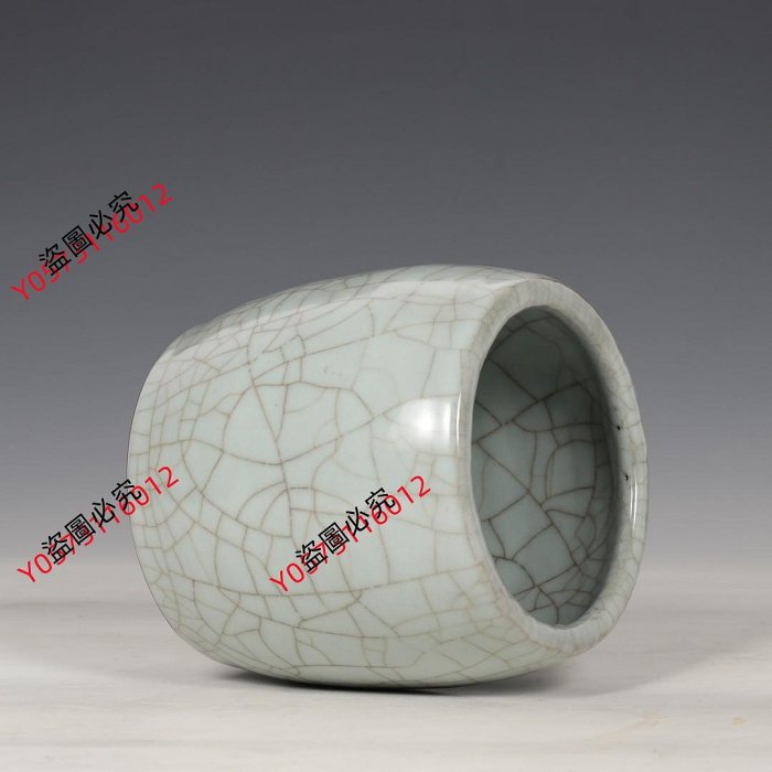 中国陶磁器　南宋官窯　筆筒 舊藏南宋官窯月白釉筆筒規格：高12.5公分口徑11.5公分142249古玩收藏