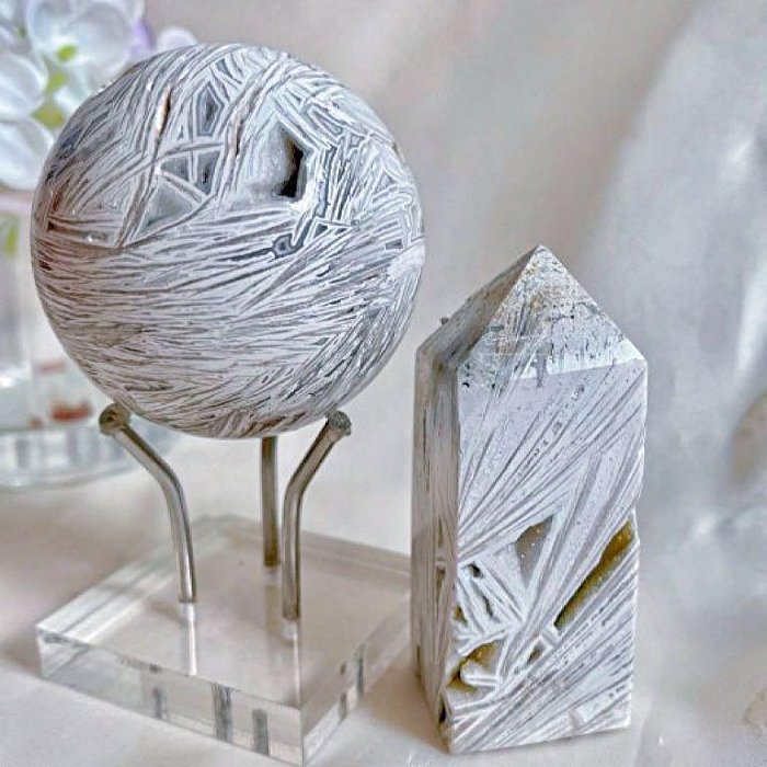 墨西哥瘋狂白瑪瑙球White agate 瘋狂白瑪瑙柱白瓷感藝術紋晶洞開簇牙花