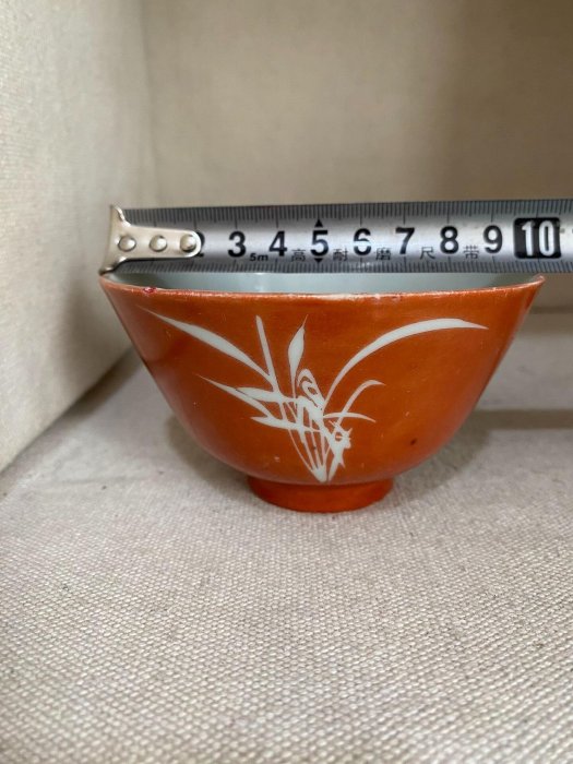 晚清珊瑚紅蓋碗嚴選新品，白瓷胎施珊瑚紅釉，留白繪蘭花詩文，文人風雅