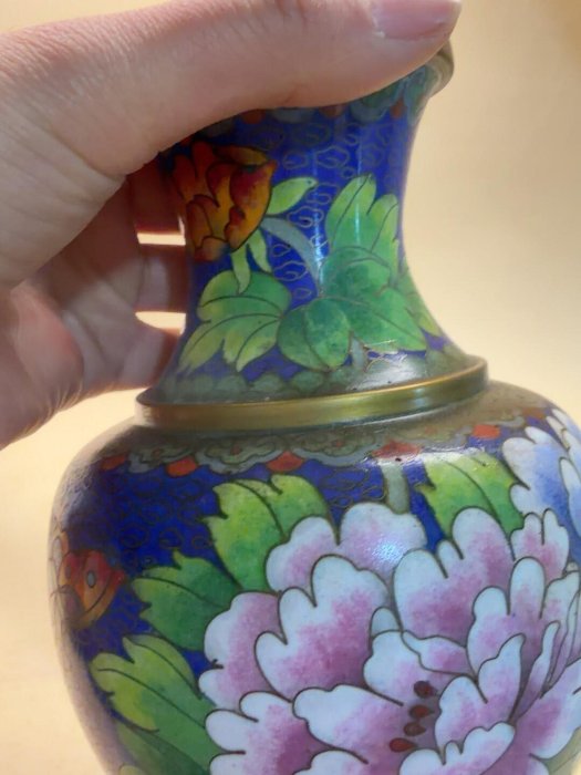 嚴選景泰藍花瓶銅胎掐絲琺瑯工藝藍地花卉木底座美器口徑7cm 約24公分