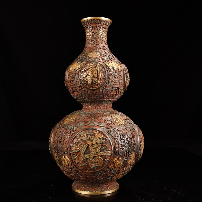純銅高浮雕鏨刻鎏金花瓶工藝精湛器形精美重1100克高15厘米001213348