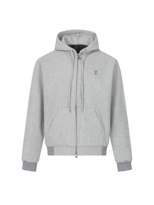 LV路易 FW25秋冬新款 羊毛科技束腰五金字母Logo拉鏈夾克外套本款連帽束腰夾克以科技混紡綿羊毛裁出動感廓形，為抽繩端頭融入華美珠飾，再NO136420