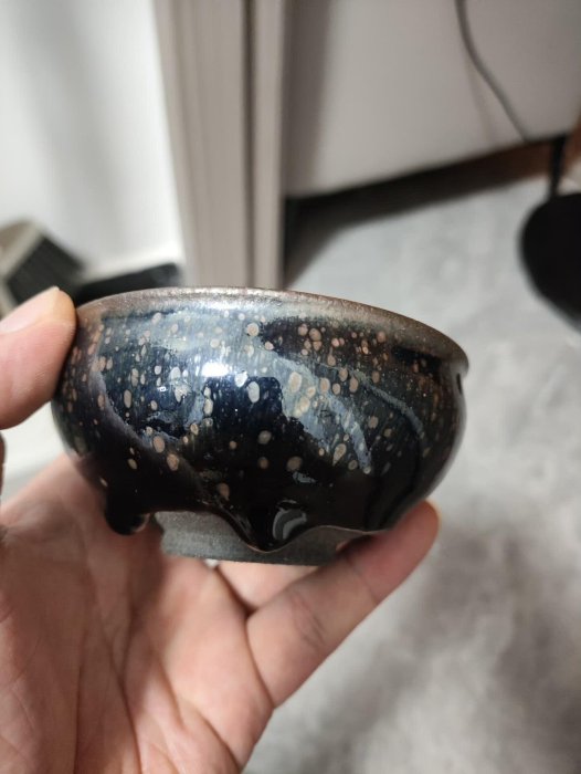 【二手】建窯建盞龍窯柴燒，羅建明，羅大炮，全名底款。香爐器型，幾個肥釉淚，口徑9.1，高度4.4，全新未使用，帶禮盒證書。  非133829古玩 收藏 擺件