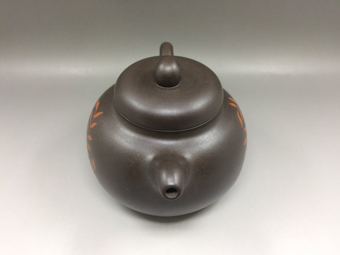 鮑雯君【紋麗壺】研究員級高級工藝美術師260 cc 附作者持壺照