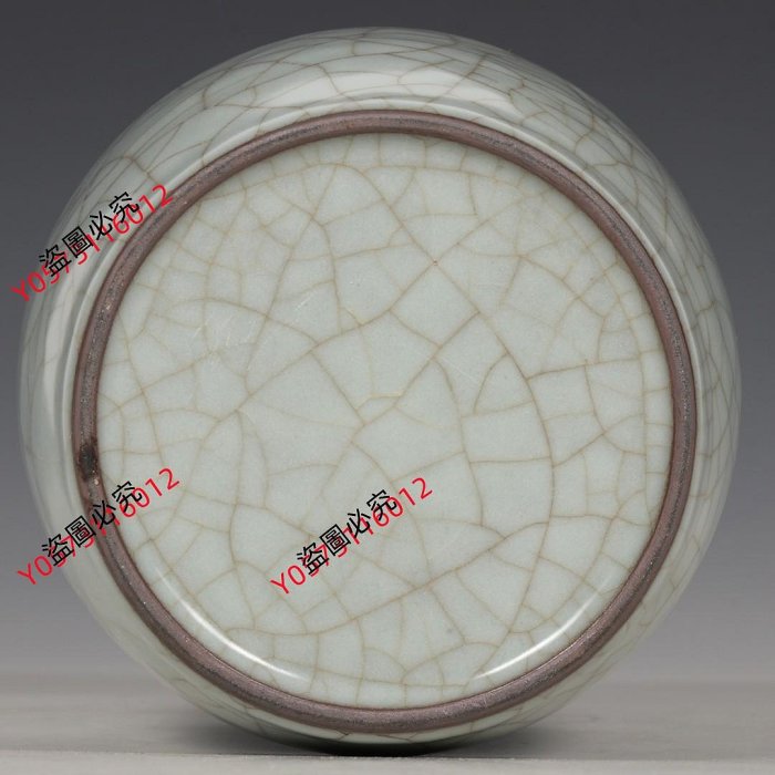 舊藏南宋官窯月白釉筆筒規格：高12.5公分口徑11.5公分142249古玩收藏
