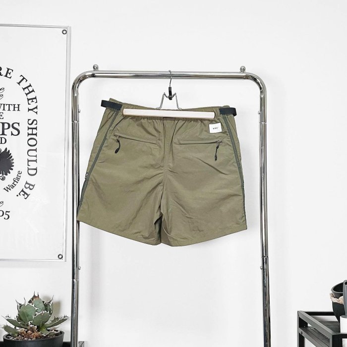 希望商店】【✓寄賣商品】WTAPS TRACKS SHORTS NYLON. TUSSAH 22SS
