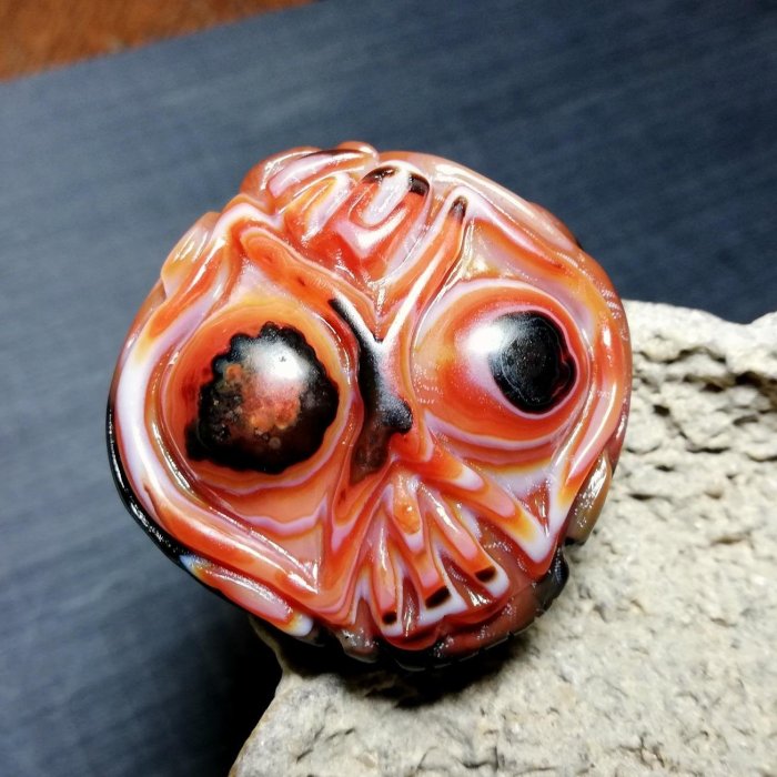 天然西藏雪花礦天珠{雙天眼+天眼龍頭}AM106 早期純手工巧雕精品42×41