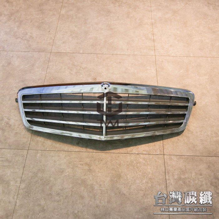 TWL台灣碳纖 W204 C300 07 08 09年 原廠型 CLASSIC版本 電黑銀底7線 水箱罩 台灣製