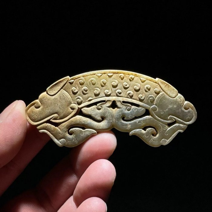 二手】戰國雙龍玉璜古玉老玉和田玉，雙面紋飾，局部受沁尺寸8.7×3×0.6